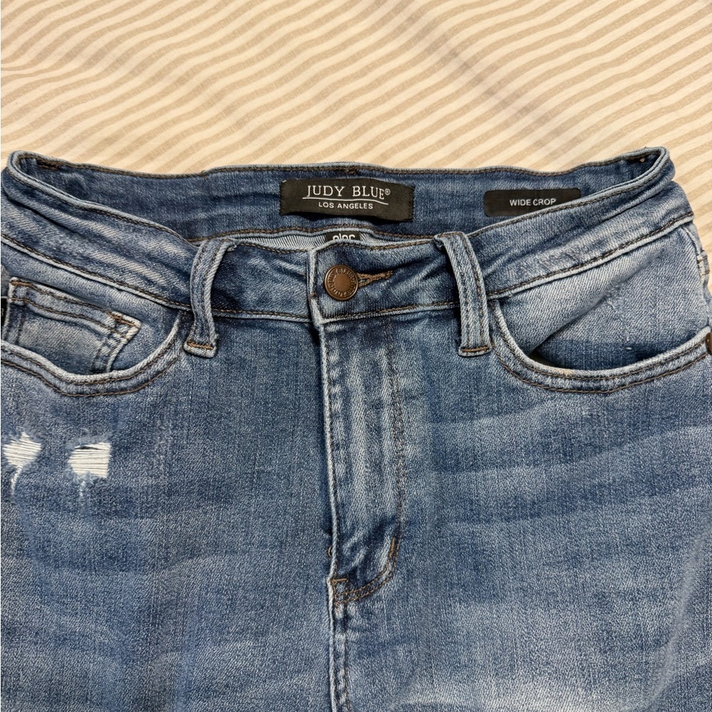 Judy Blue Women's Wide Crop Jeans Size 26/3 - Picture 3 of 4